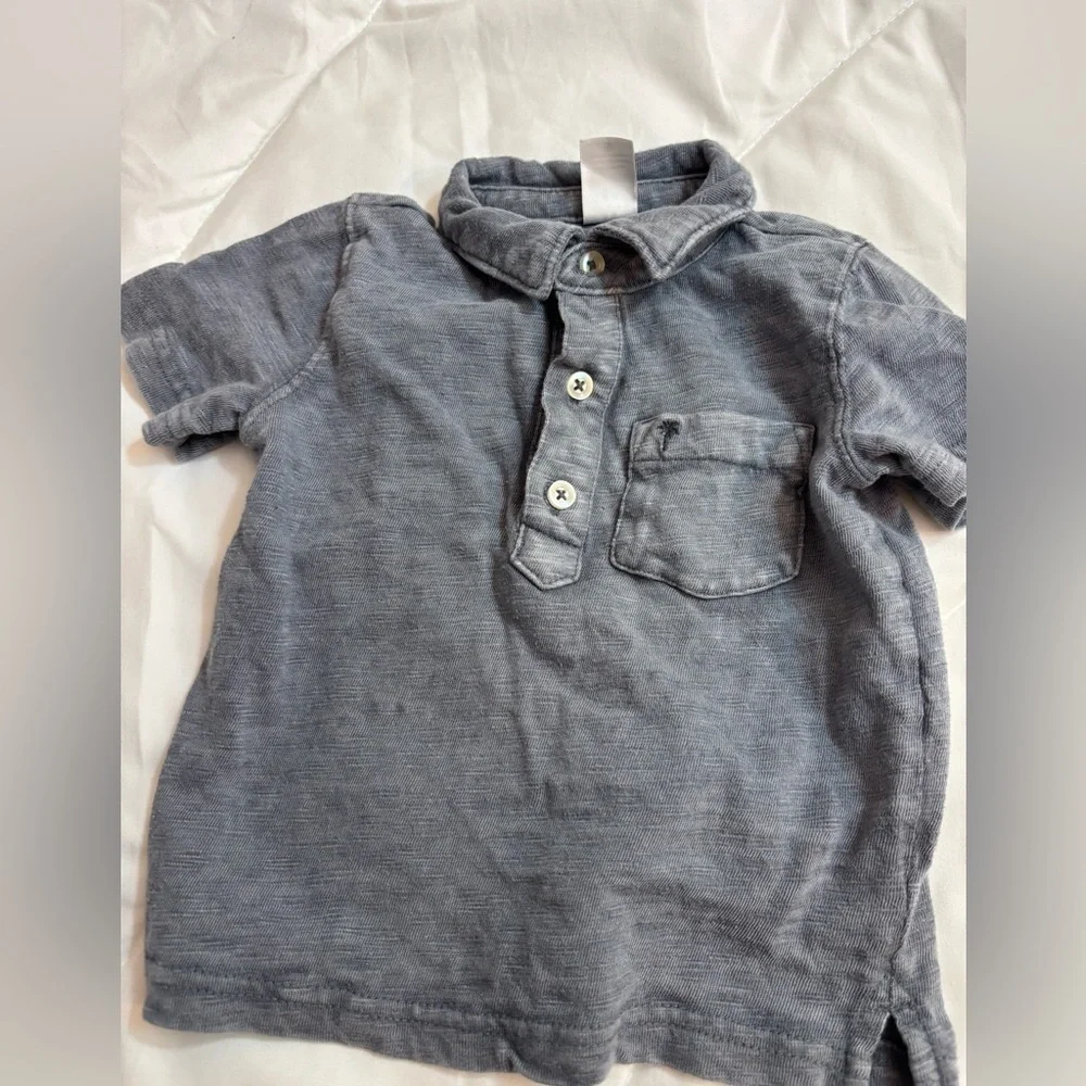 Set of 5 short sleeve shirts- 3 Carter's Kids Tees and 2 cat & jack tees 18M